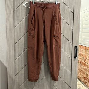 Athleta Venture Pant (jogger)